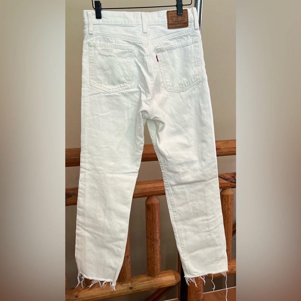 Levi’s Premium Wedgie Straight Jeans – White Distressed Raw Hem - Size 27 - Picture 9 of 11